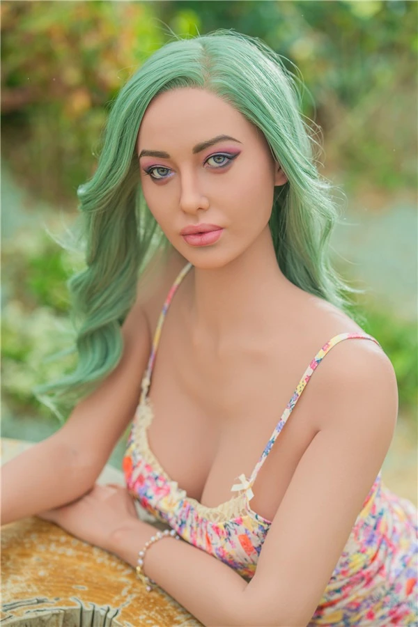 Zelex Doll レビュー - 驚くほどリアルなシリコン製 170cm の成熟した大人のセックス人形 Mae