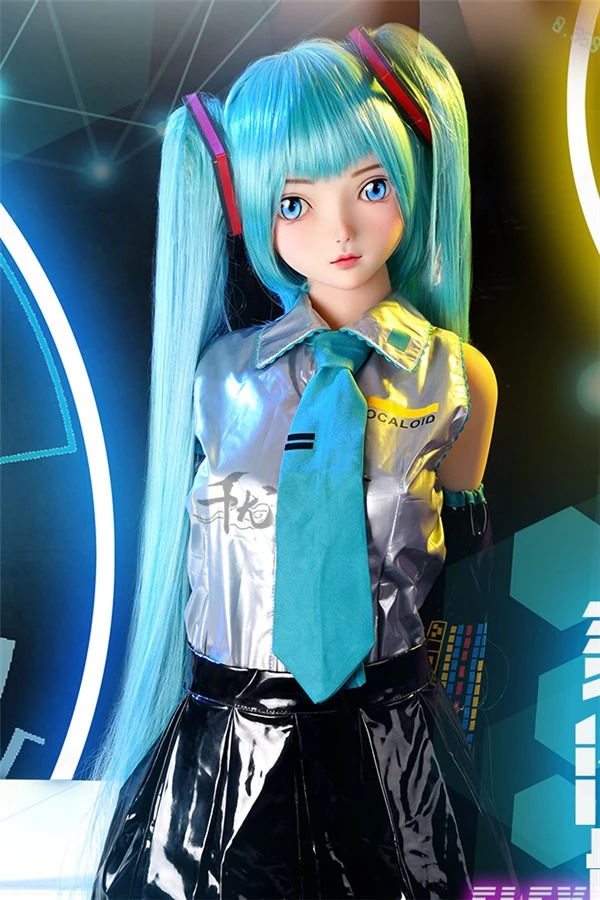 驚くほど曲線美の165cm初音ミクアニメフィギュア