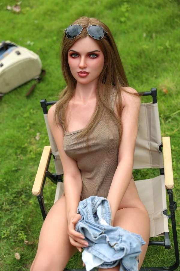 Dime Doll Kelly 168cmレビュー：交換可能なヘッドとボディオプションを備えたカップフルシリコンアメリカンセックスドールの特徴を探る