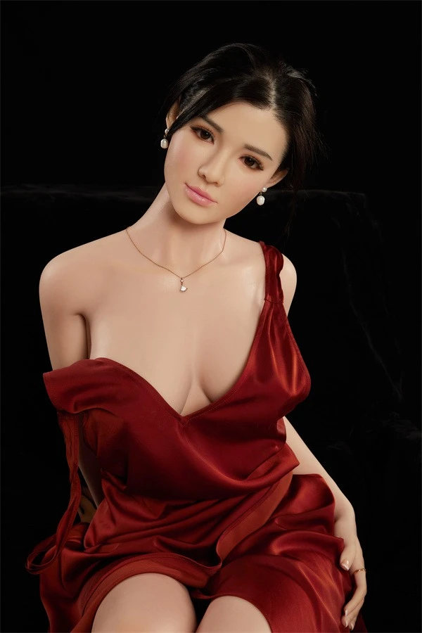 CST Doll がアナスタシアを発表 160cm の巨乳熟女日本人セックスドール