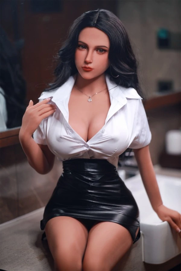 ファイアードール ジュニパー 156cm レビュー: 無料の2つ目のヘッドオプション付きのセクシーな熟女巨乳セックスドールの詳細