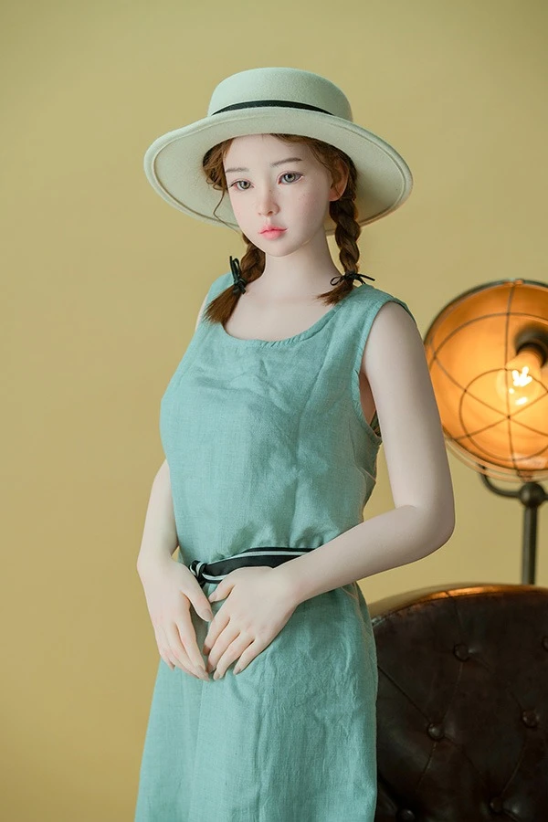 Zelex Doll Beatrice 147cm シュールな色白シリコンセックスドールのレビュー