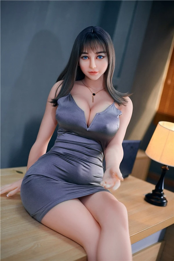 アイアンテックドール フリーダ 161cm 曲線美のセックスドール、印象的なバストと曲線美の体型