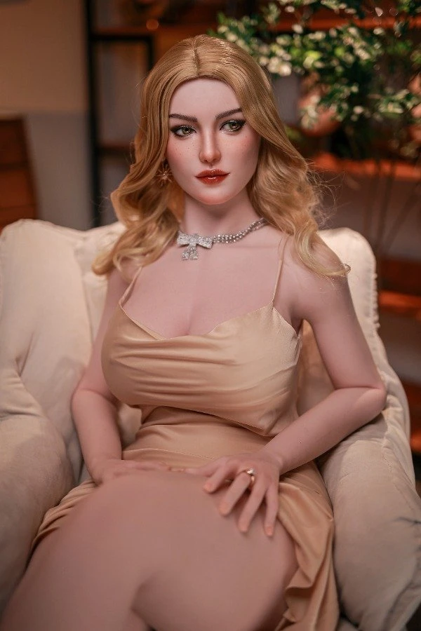 JY Doll レビュー - 172cm の巨乳ブロンドの特徴を持つ高級長身シリコン製セックス人形 Alice