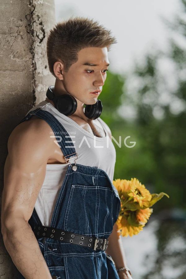 リアリングドール ゼーン 180cm: ハンサムなシリコン筋肉男性セックスドールの総合レビュー