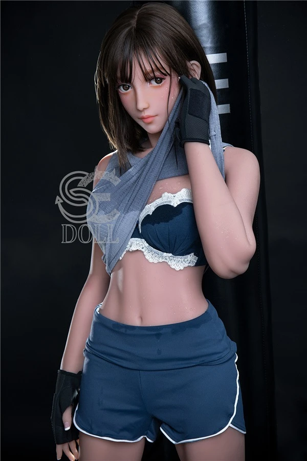 SEDOLLが魅惑的に無垢なセックスドール、Emberlynn 166cmを発表