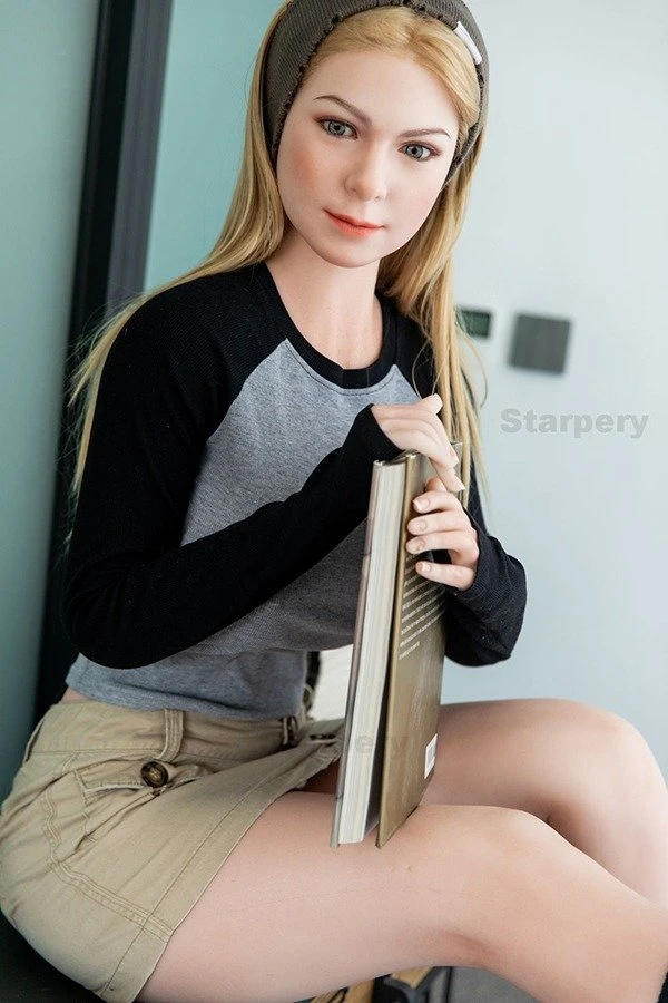 Starpery Andrea セックス ドールのレビュー - 身長 172cm の金髪熟女コンパニオン