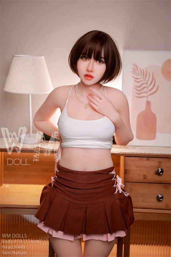 WM Dolls Ashlyn 154cm レビュー: 小柄な胸、曲線美のヒップ、無料の第2ヘッド - 究極のアジア系日本人セックスドール体験