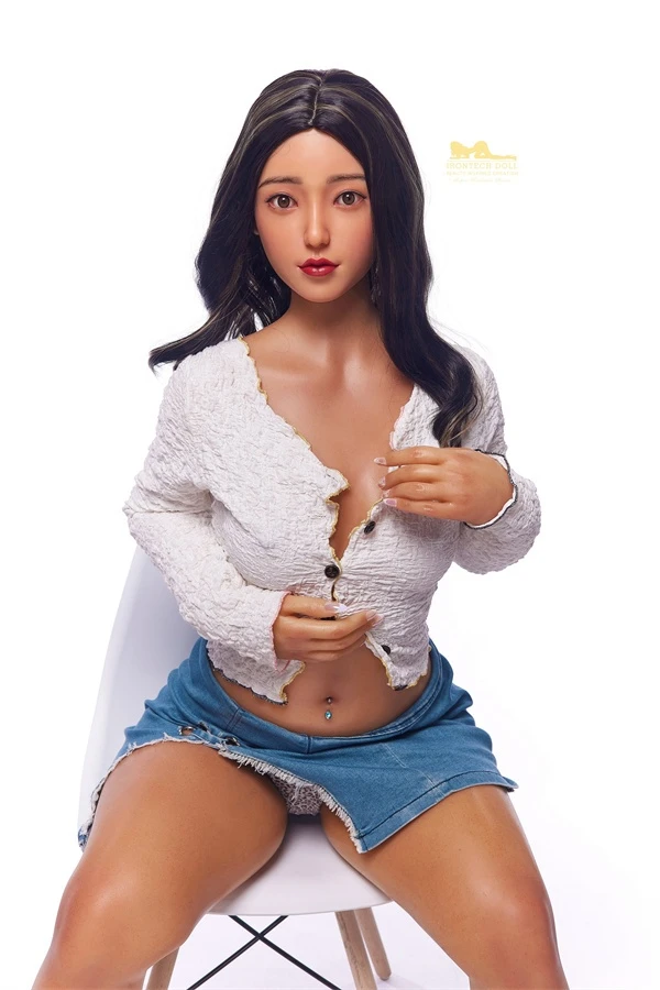 リアルな日焼けした日本のセックス人形ダフネ152cm、アイアンテックドール製
