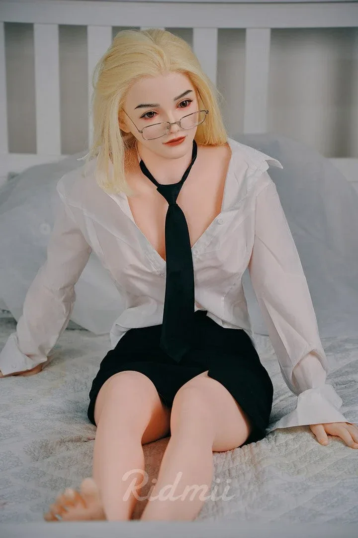 Amelia - 5ft 5in (165cm) RIDMII Realistic Silicone Sex Doll